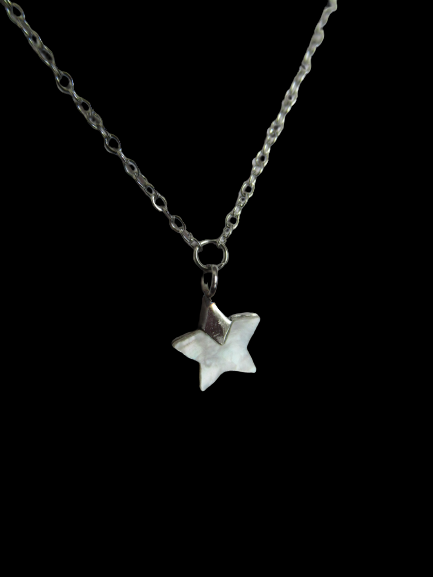Collier étoile nacrée en acier